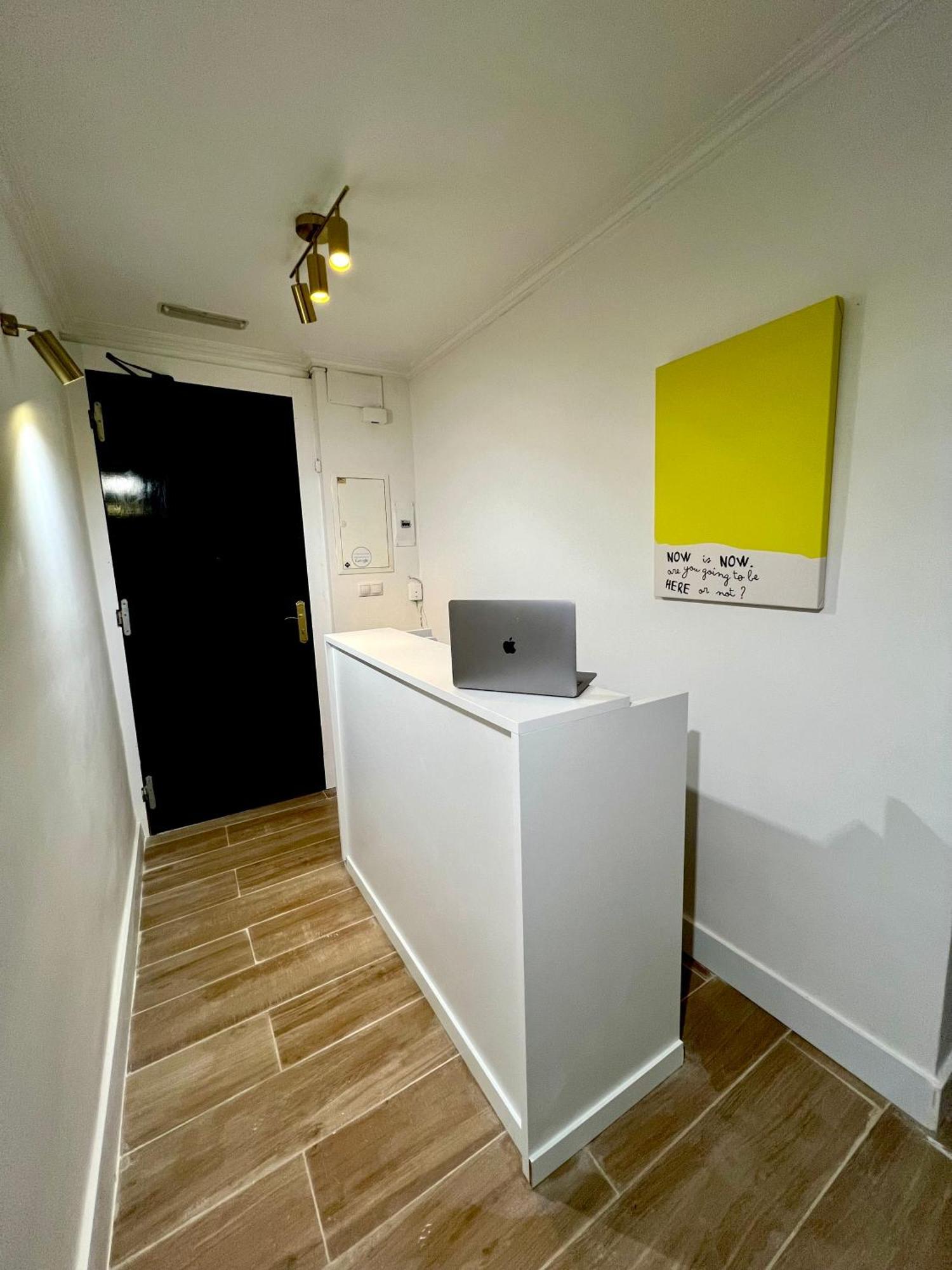 Albergue Miguel Angel Madrid Exteriör bild