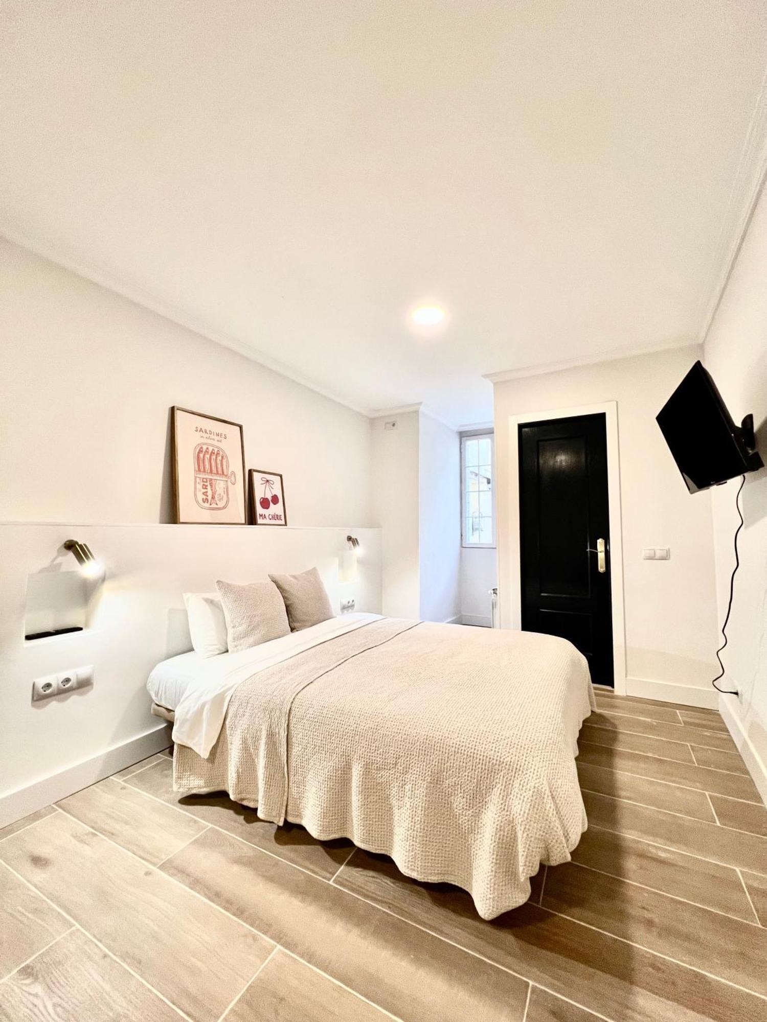 Albergue Miguel Angel Madrid Exteriör bild