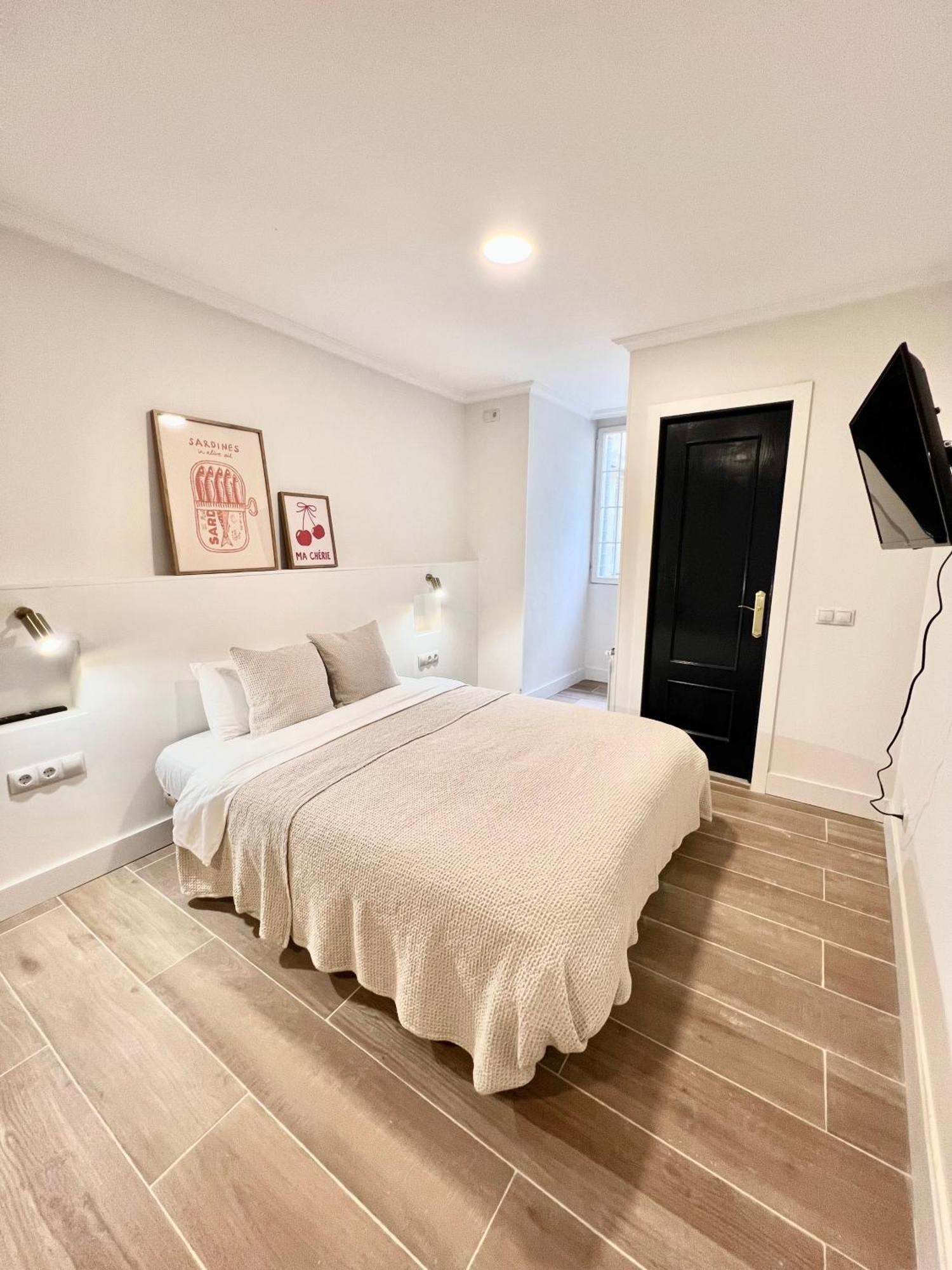 Albergue Miguel Angel Madrid Exteriör bild